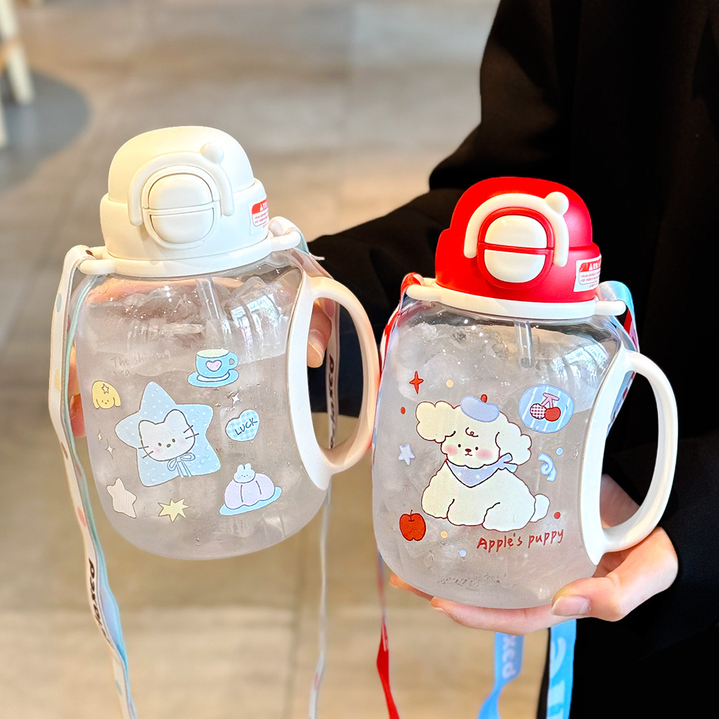 可爱儿童大肚杯吸管杯新款便携背带手柄塑料水壶学生大容量水杯