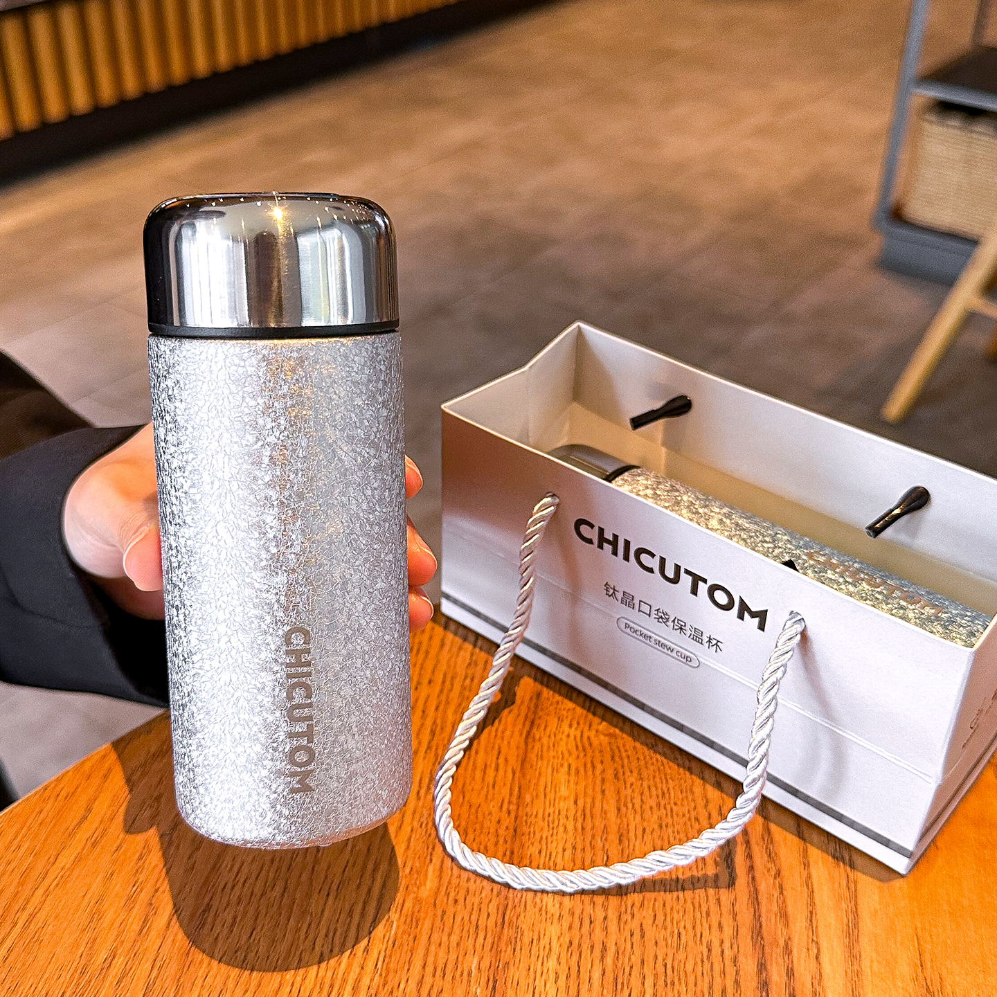 纯钛智能显温保温杯高档随手杯