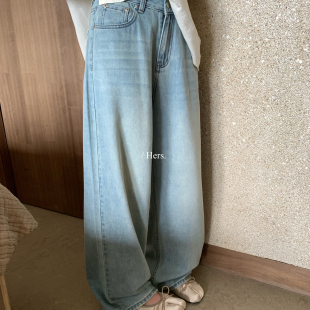 Hers 80339 26年早春简约日常百搭调性感浅蓝直筒牛仔裤