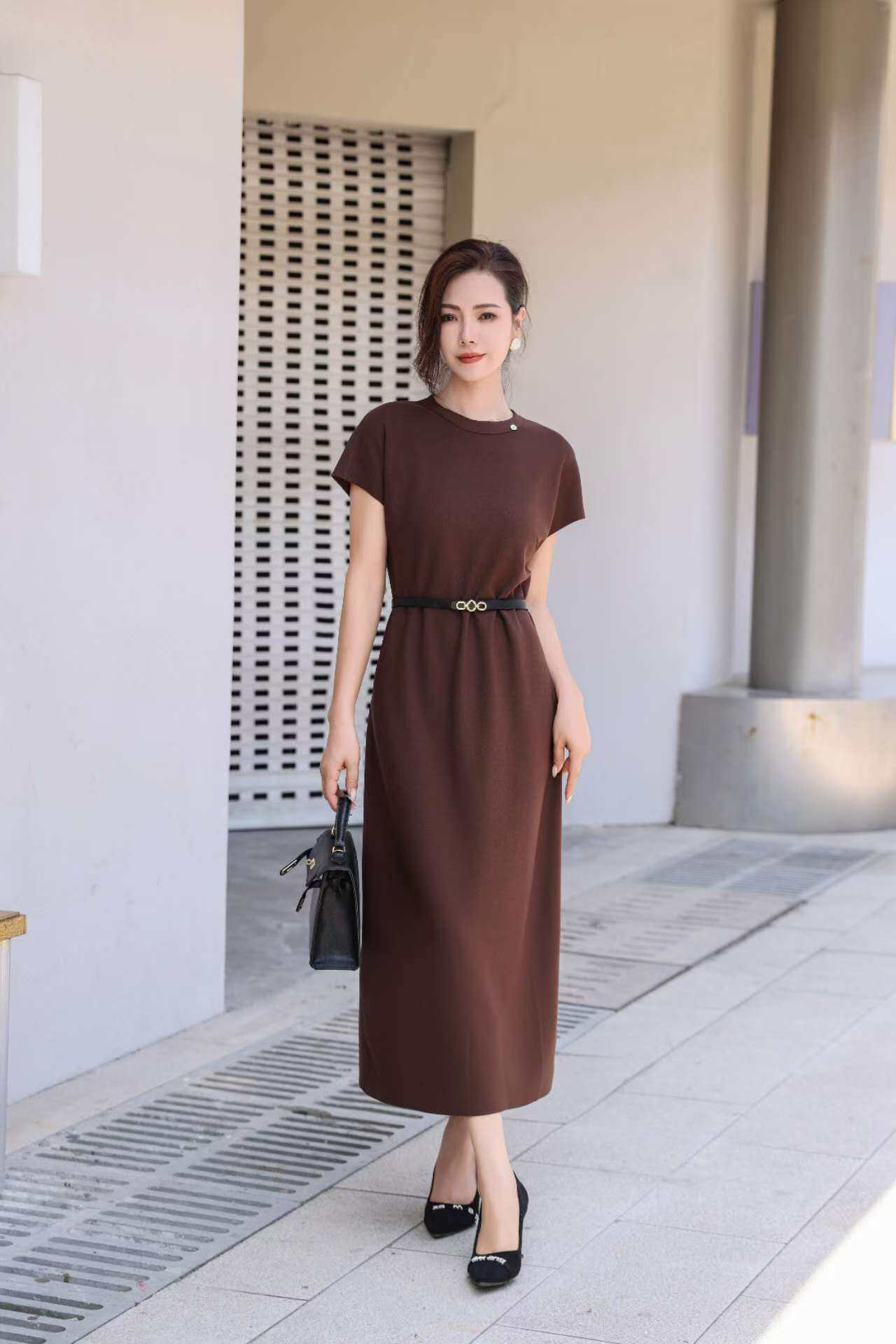 2024秋季新款宽松显瘦舒适中长款气质连衣裙女