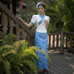 云南民族服装女学生网红爆款表演旅拍