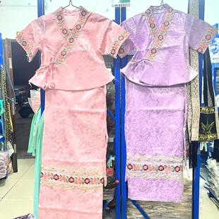 傣族表演网红泼水节旅游西双版纳傣族服装小女孩