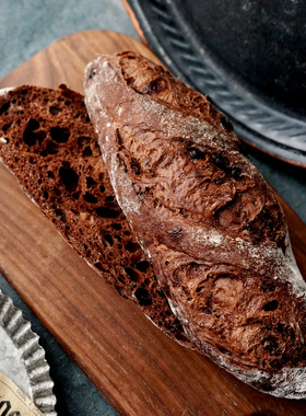 巧克力法棍全麦硬质欧包不加糖不加油零食酥脆早餐可可味甜法棍