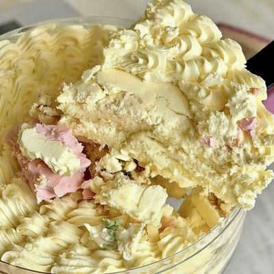 动物黄油经典裱花白脱硬奶油蛋糕