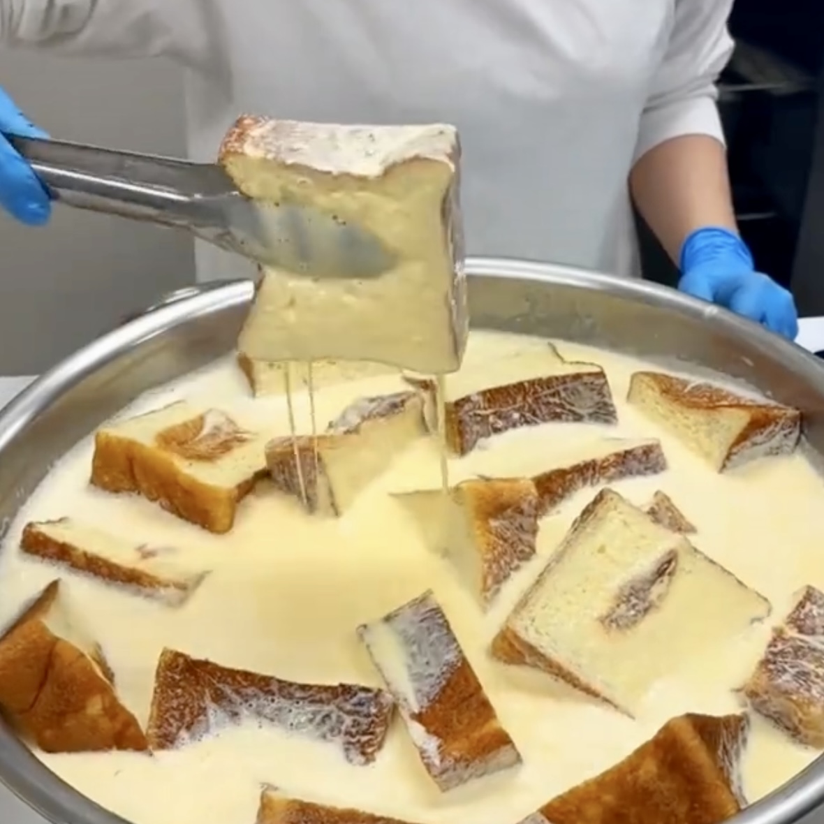 纯牛奶和面够软香!黄油牛乳吐司