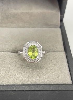 出口日本纯银镀铂金天然橄榄石开口戒指孤品宝石级全净体1.87克拉