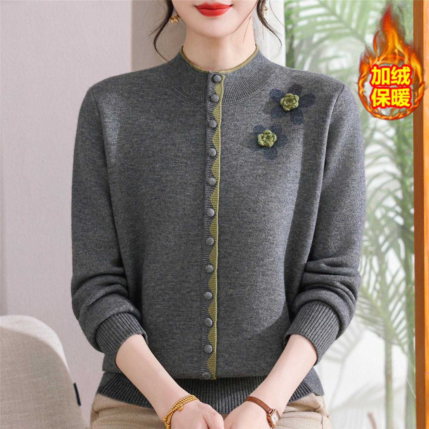 妈妈装冬季加绒加厚毛衣洋气一体绒上衣中老年女装保暖内搭打底衫