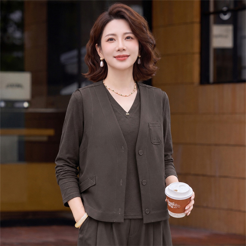 时尚简约百搭V领纽扣短款西装马夹女气质减龄休闲宽松坎肩三件套