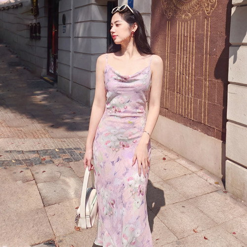 法式缎面碎花收腰显瘦连衣裙