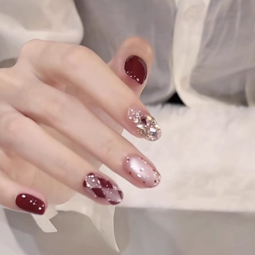 乌梅菱格秋冬纯手工穿戴甲酒红色波点手绘高级显白新年美甲贴短款
