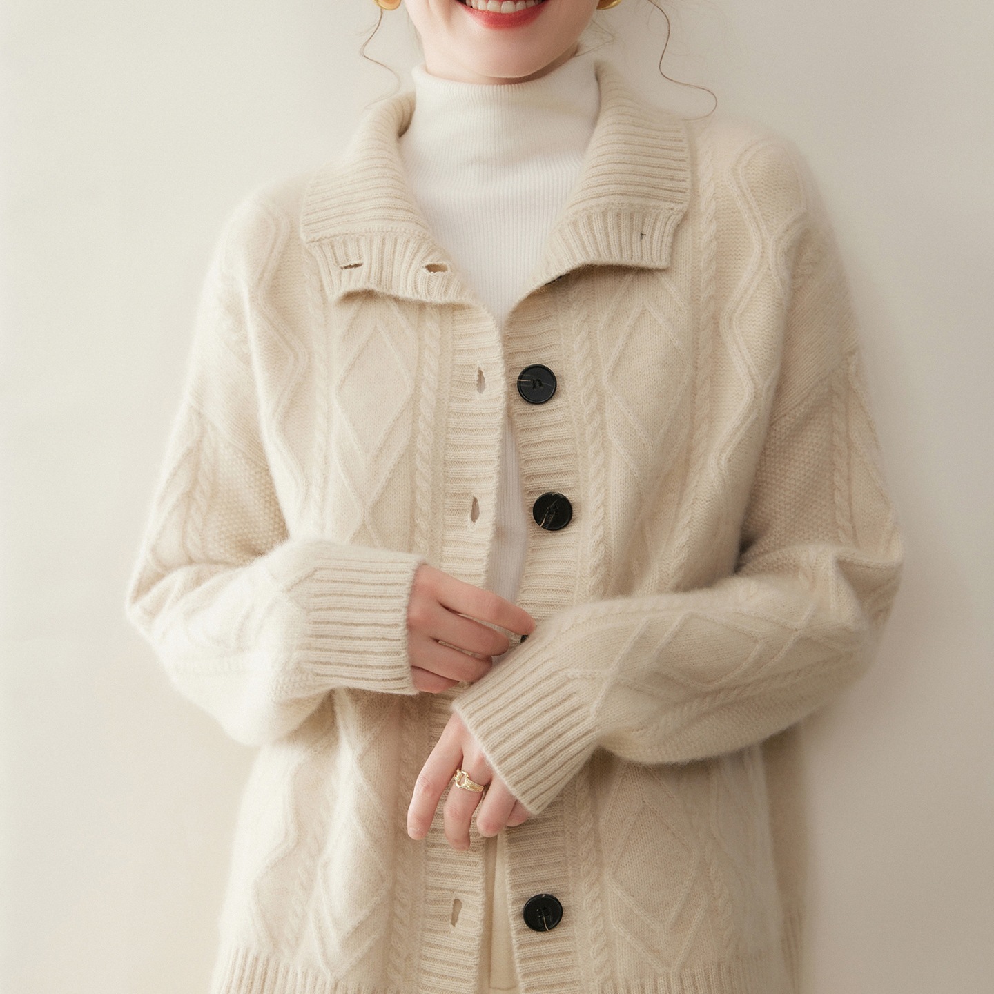 秋冬新款减龄山羊绒针织衫女士显瘦带兜外套时尚毛衣软糯羊毛开衫