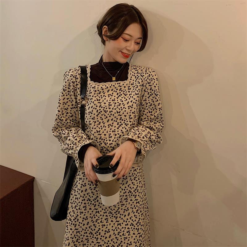 Real shot / real price Korean retro square collar, loose and thin, long sleeve dress with floral underlay