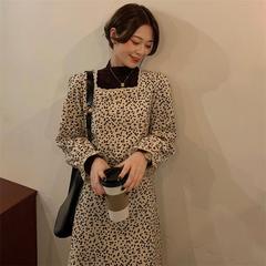 Real shot / real price Korean retro square collar, loose and thin, long sleeve dress with floral underlay