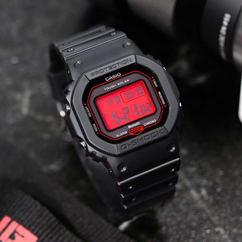 卡西欧手表男GSHOCK血鹤屏蓝牙光动能电波血屏小方块GW-B5600AR-1