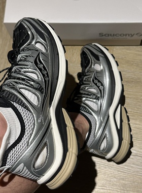Saucony Kinvara 菁华4低帮 EVA休闲跑步鞋男女同款 银色S79081-1