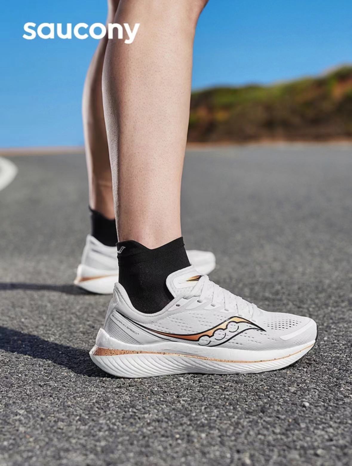 SauconyEndorphinSpeed啡速3冲金时刻碳板跑步鞋白金色S20756-14