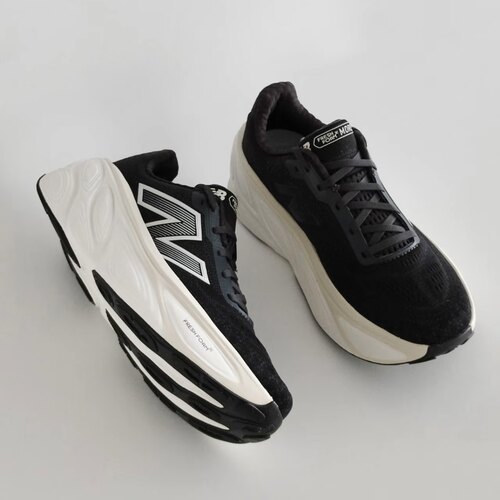 New Balance More v5 舒适简约防滑低帮跑步鞋男款黑色MMORLK5