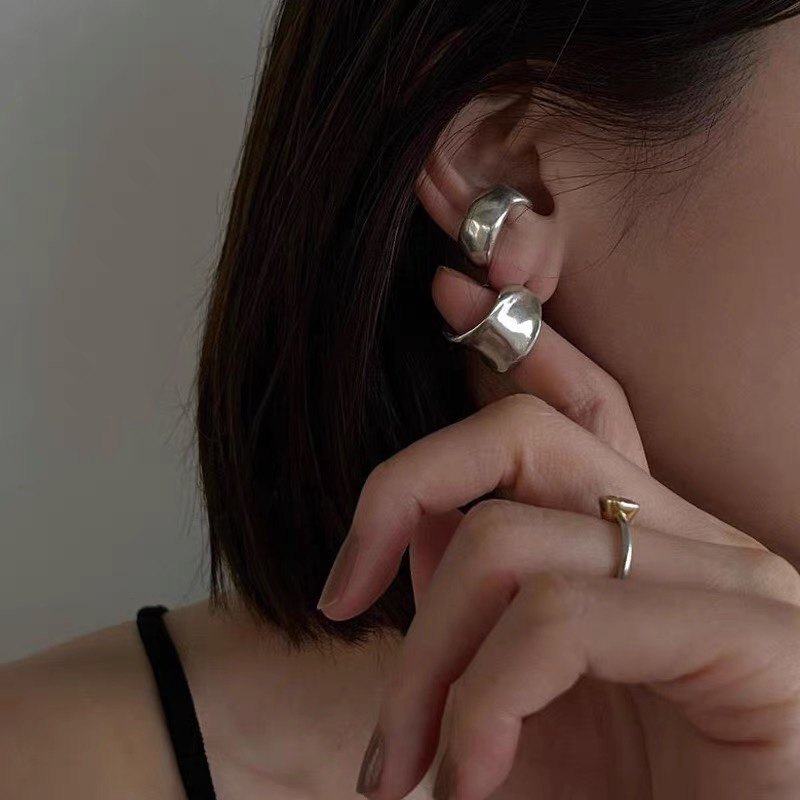 松本惠奈同款简约锤纹弧形耳环气质不规则宽面光面c型圈圈耳饰钉