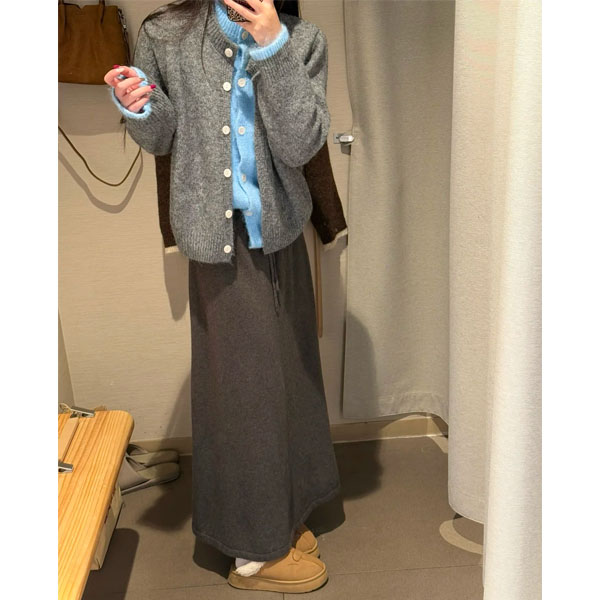 灰色糯米裙子女秋冬2025流行新款巨好看显瘦半身裙垂感遮胯长裙子