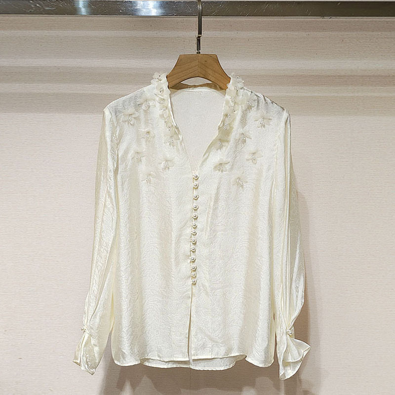 深圳南油2026夏女装新中式立体花朵珍珠装饰V领衬衫上衣S260271