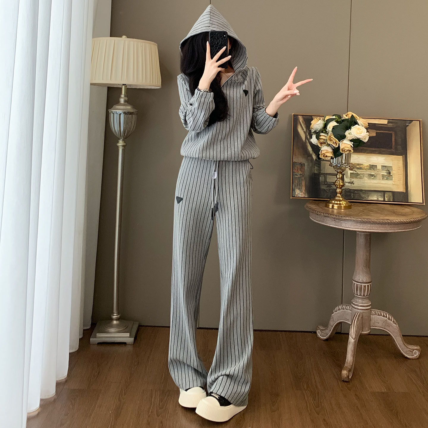 条纹连帽卫衣阔腿裤休闲运动套装