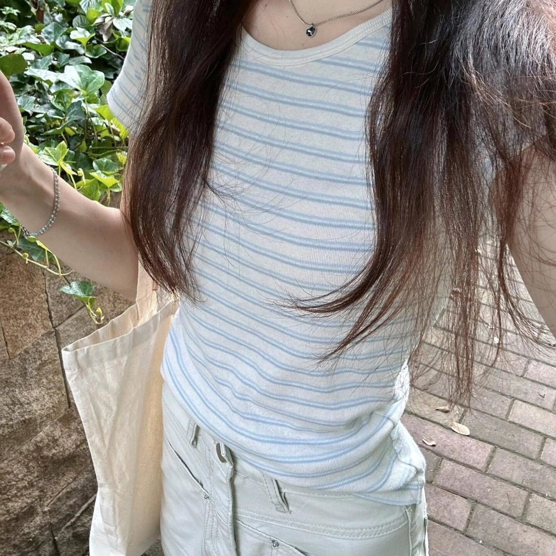 奶蓝白正肩棉短袖t恤女夏季多巴胺ins修身显瘦设计感小个子上衣,运动服/休闲服装,运动T恤,淘宝优惠券,粉丝福利购,淘宝优惠卷