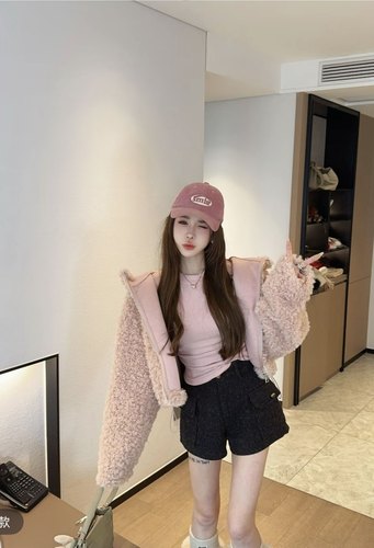 2025冬季新款韩版宽松休闲百搭连帽加厚短外套女百搭保暖毛绒上衣