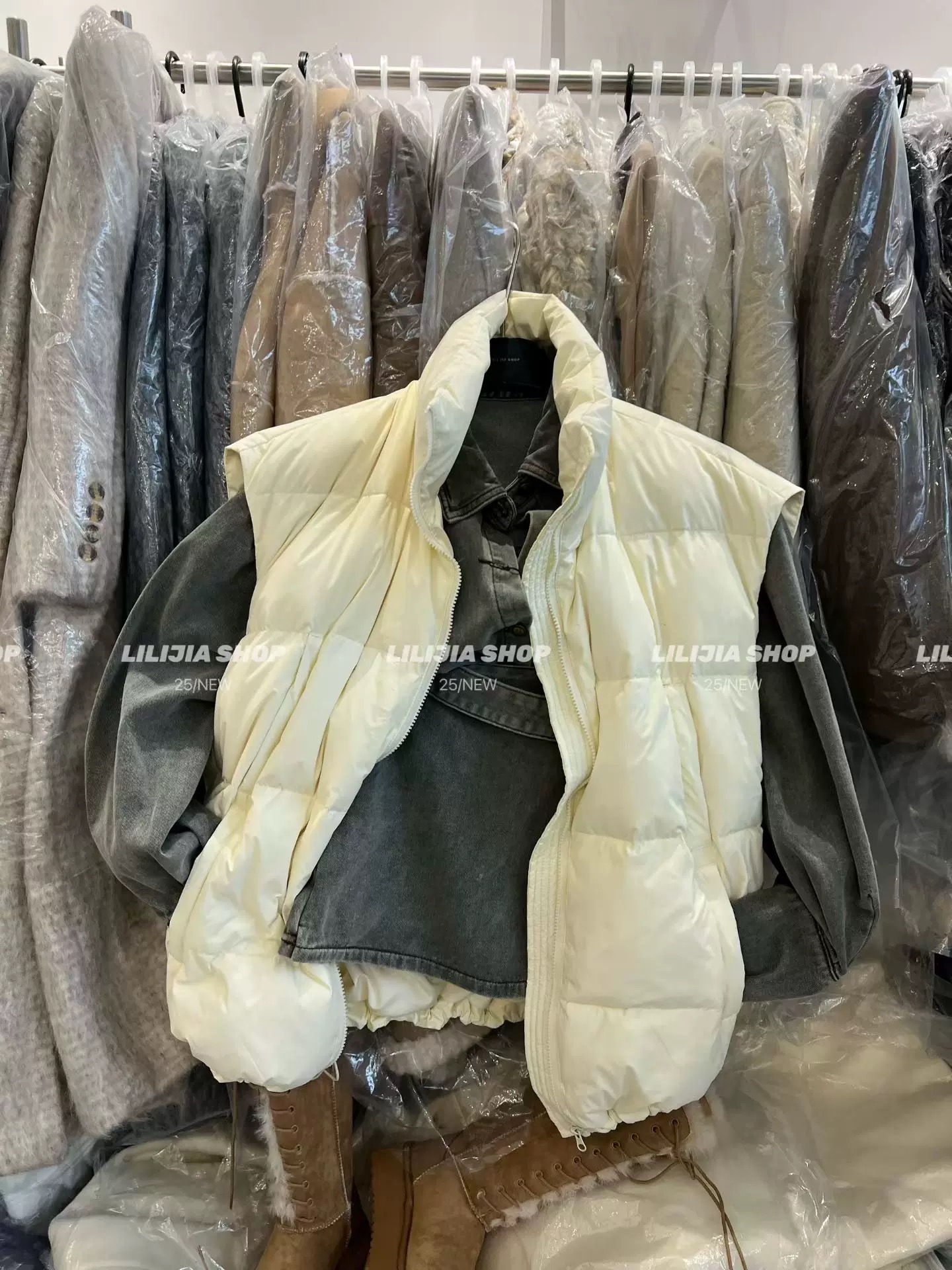 韩版宽松休闲立领羽绒马甲女2025冬季新款韩版休闲保暖马夹短外套