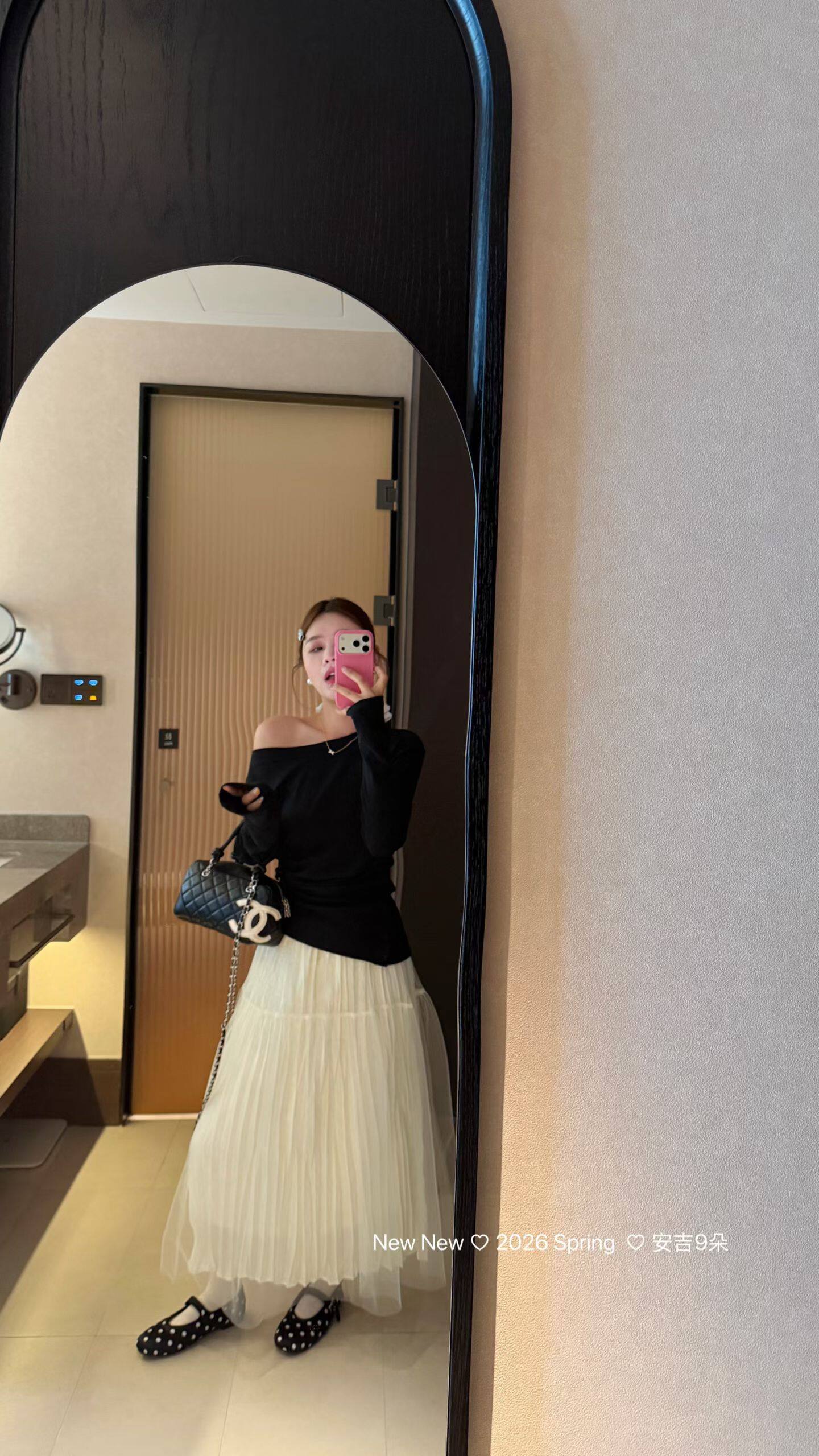 2026春季新款韩版修身显瘦露肩设计感长袖T恤女简约时尚上衣潮ins