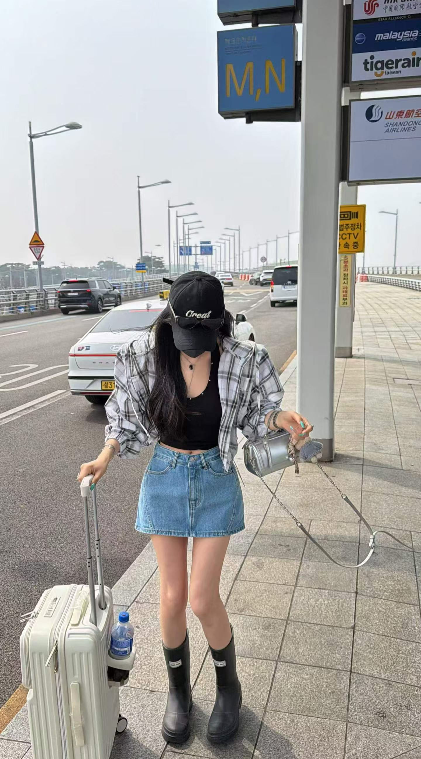 正品实拍2026夏季新款韩版宽松连帽设计感薄款防晒格子衬衫上衣潮