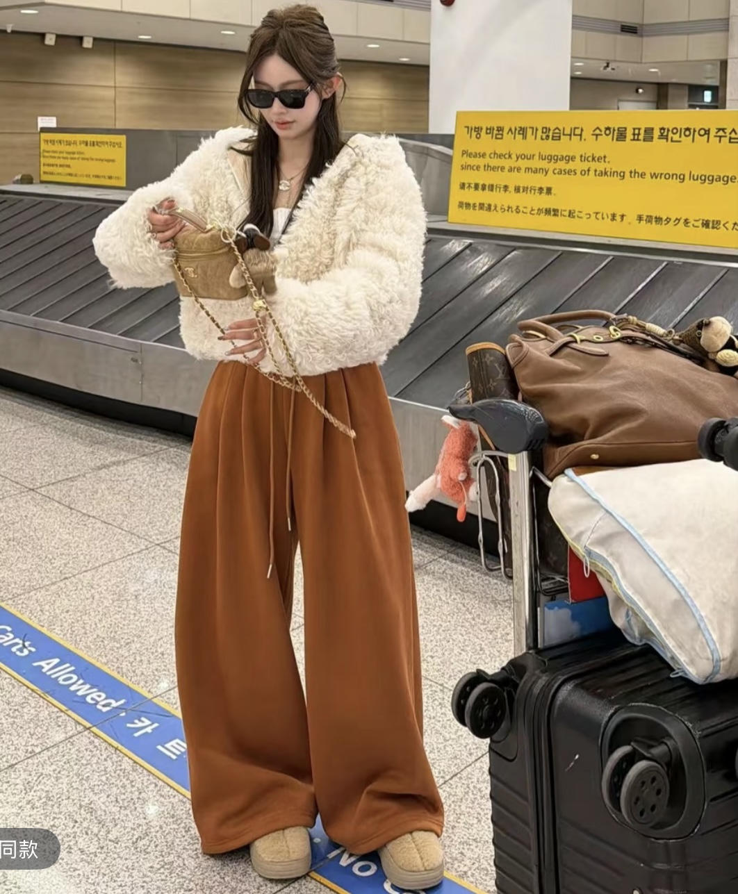 韩国东大门2025冬季新款韩版宽松休闲连帽短款毛毛外套女短款上衣