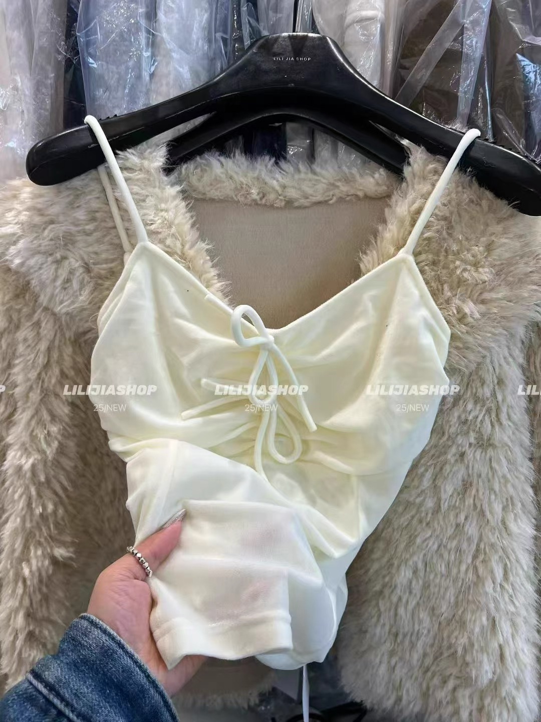 韩国东大门2025冬季新款韩版宽松休闲蝴蝶结抽绳绑带吊带背心女潮