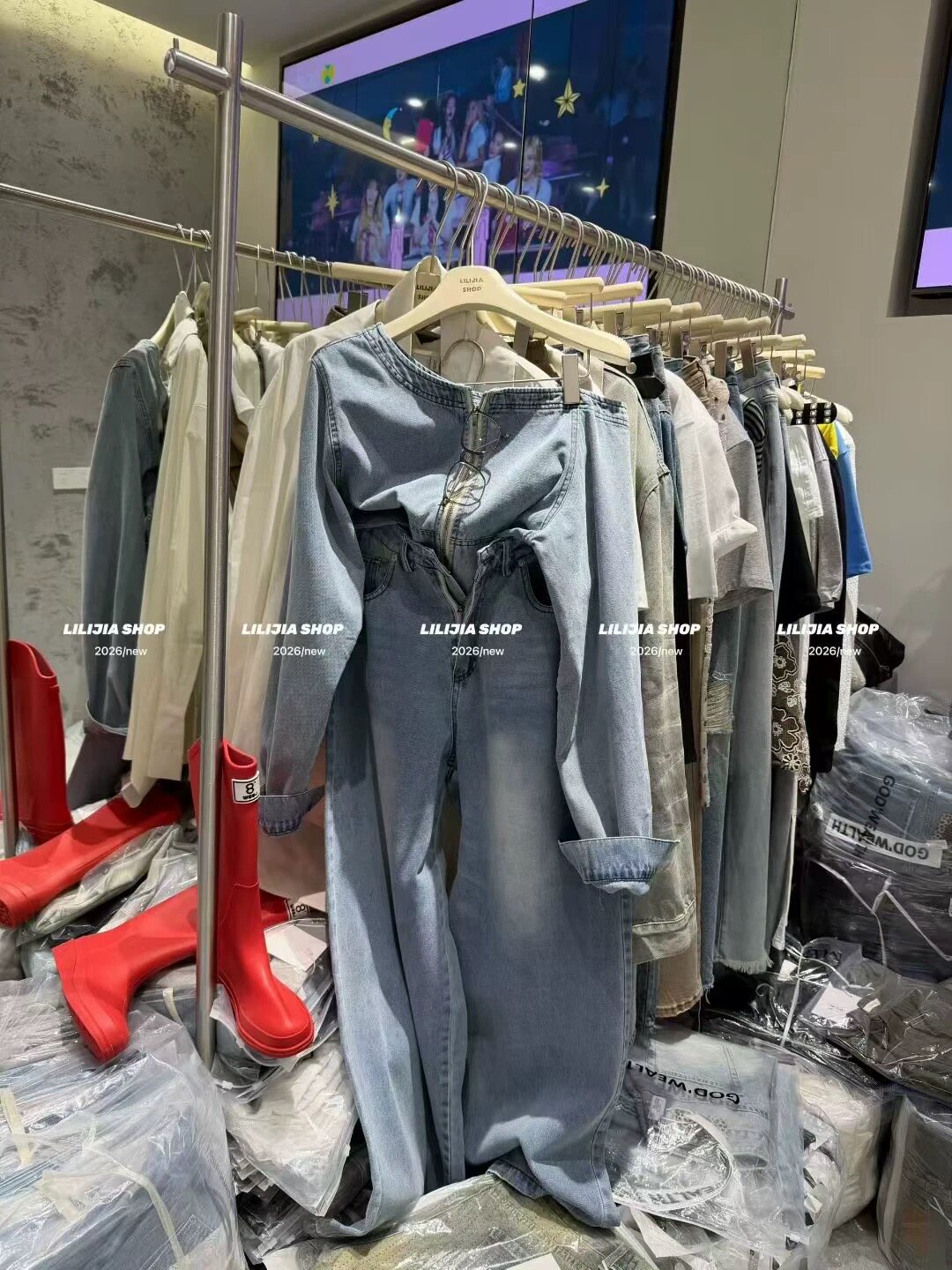 2026春季新款时尚斜肩拉链牛仔上衣+松紧腰牛仔裤阔腿裤时尚套装