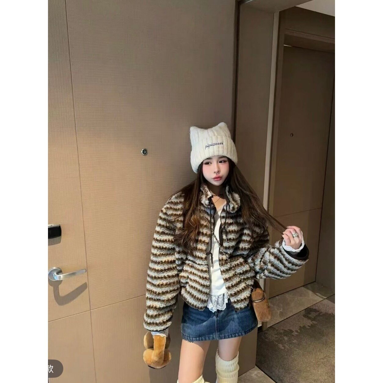 五折福利。 泡菜订制蓝咖条羊羔毛韩女外套立领洋气时尚毛毛外套
