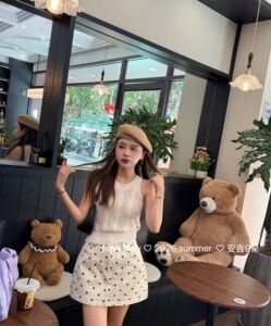 正品实拍2026夏季新款韩版百搭休闲设计感奶杏色冰丝针织背心上衣