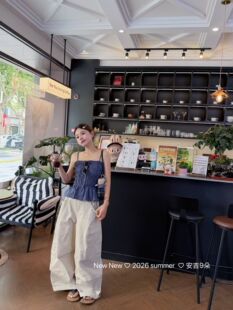 正品实拍2026夏季新款韩版百搭时尚褶皱设计感荷叶边格子吊带上衣
