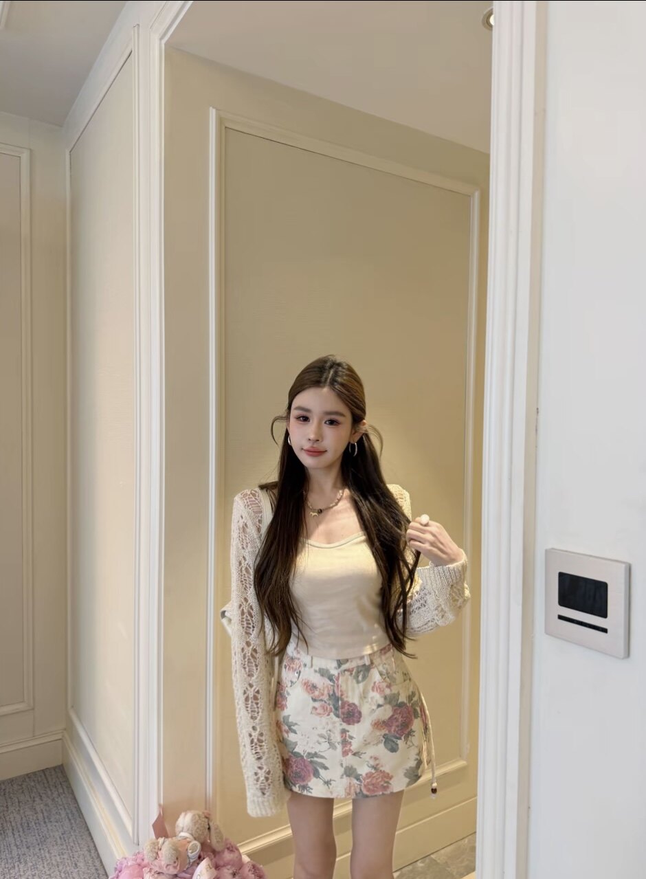 九月家【素素美女感】米色镂空钩花针织开衫/复古印花棉感半裙潮