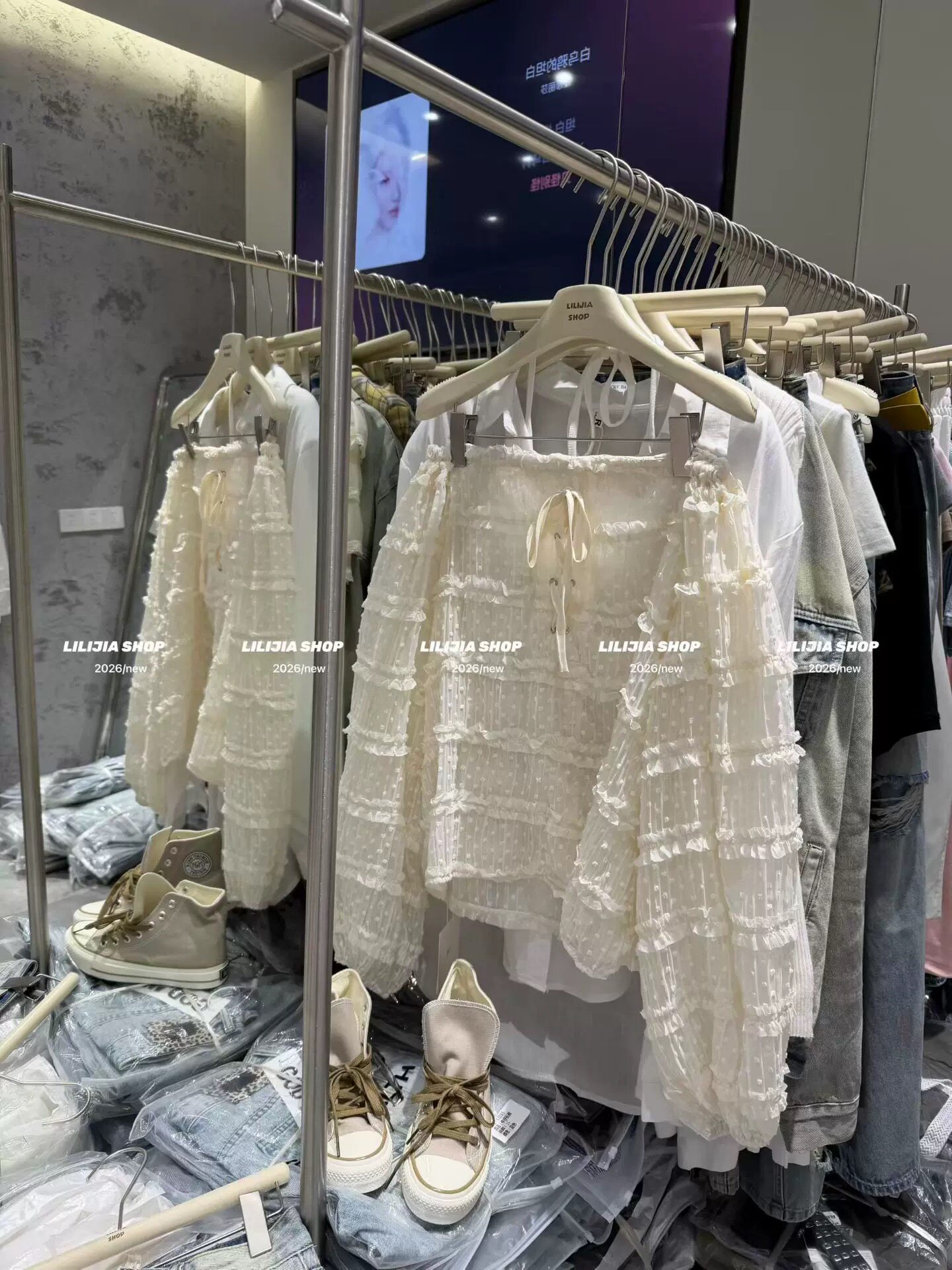 正品实拍2026新款韩版时尚百搭显瘦一字肩系带长袖蕾丝衬衫女上衣