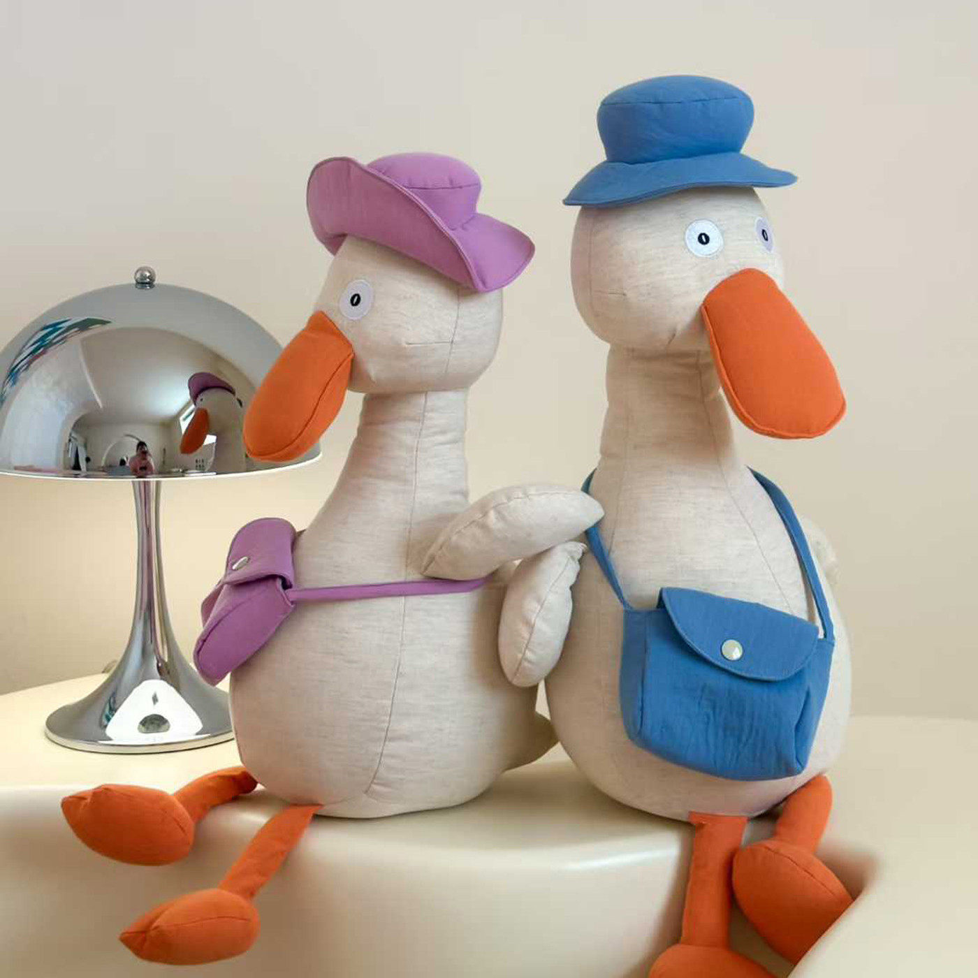 可爱呆萌鸭玩偶抱枕棉麻儿童公仔