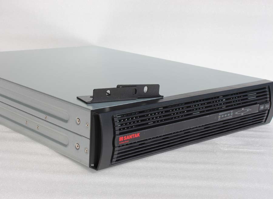 山特C2KR 2KVA 1600W 2U 机架式UPS不间断电源 内置电池 在线式