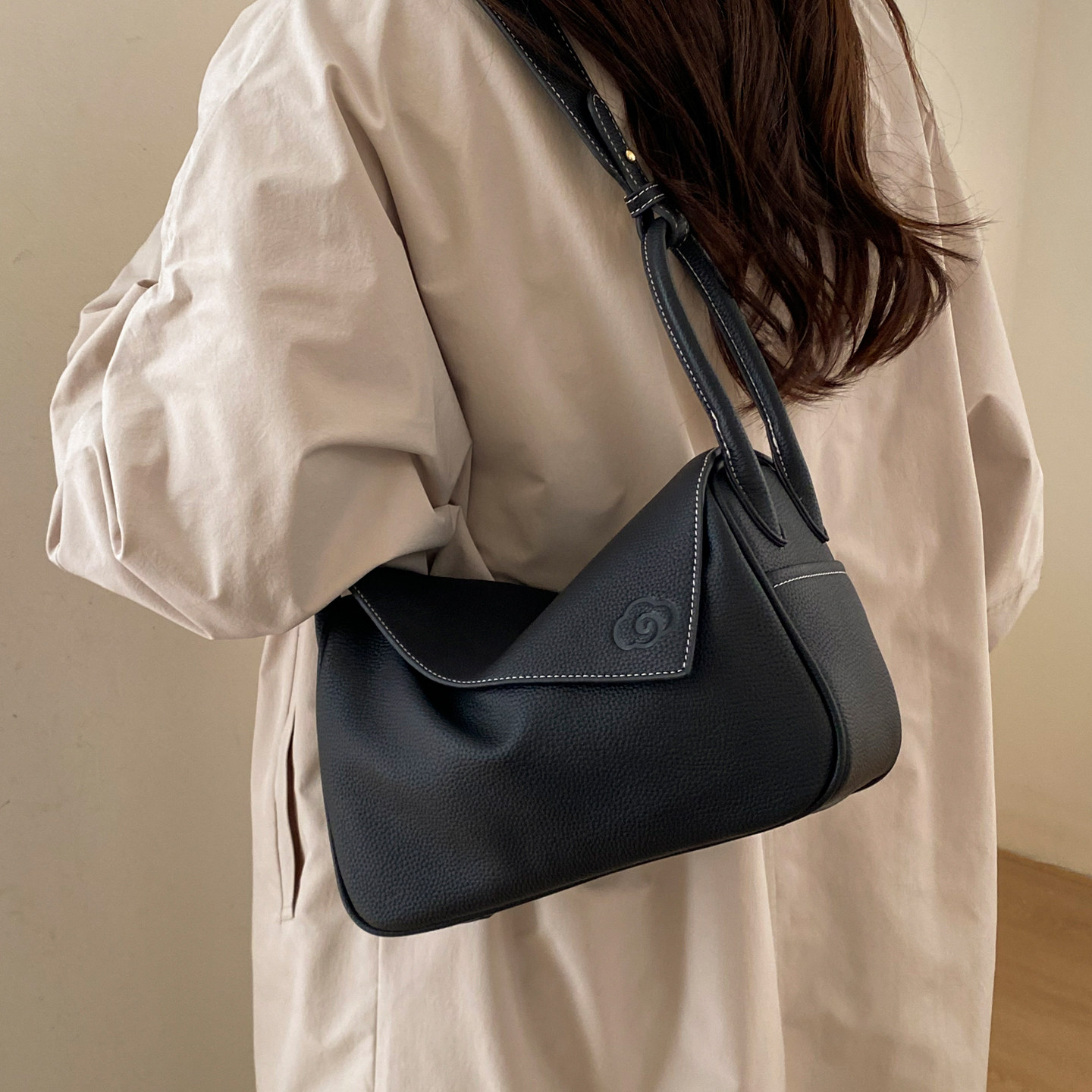 高级感包包女时尚小众元宝包复古流行枕头包单肩斜挎包通勤腋下包,箱包皮具/热销女包/男包,小方包,淘宝优惠券,粉丝福利购,淘宝优惠卷