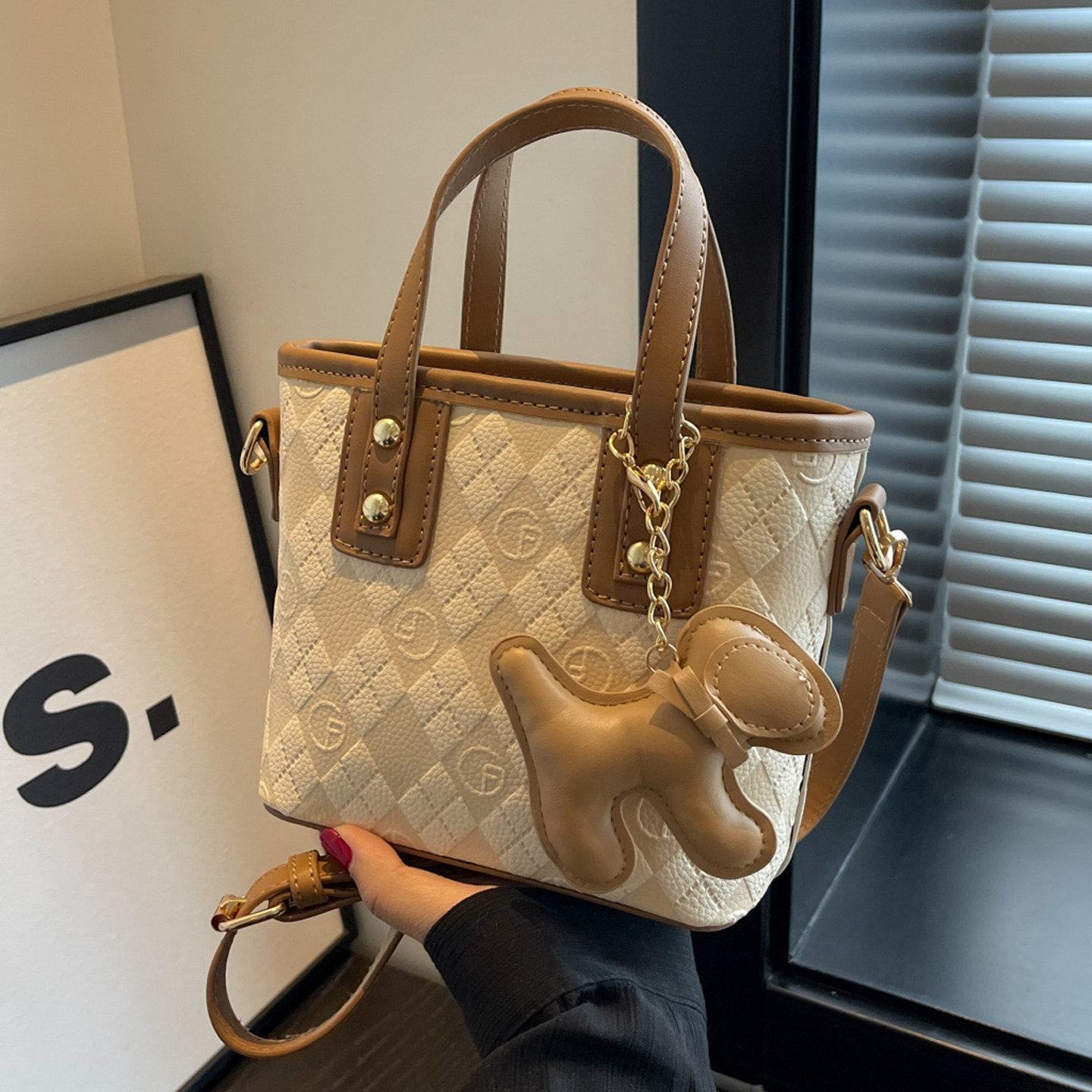 小众轻奢菱格水桶包包女包2026新款高级感百搭撞色单肩斜挎手提包,箱包皮具/热销女包/男包,水桶包,淘宝优惠券,粉丝福利购,淘宝优惠卷