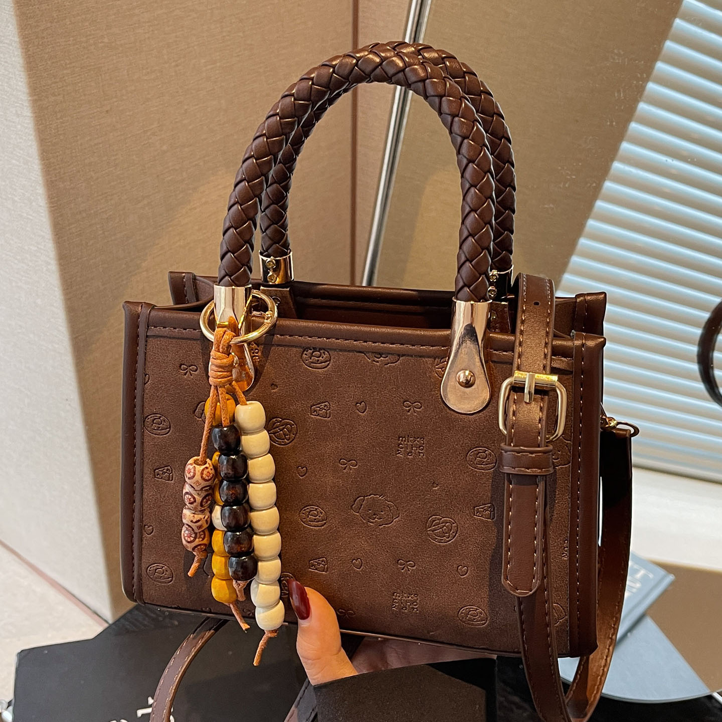 韩系百搭通勤斜挎包质感小方包复古压花手提包编织手柄小众单肩包