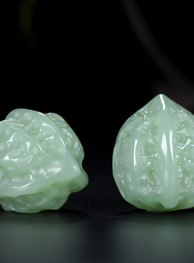 天然新疆和田玉核桃手把件