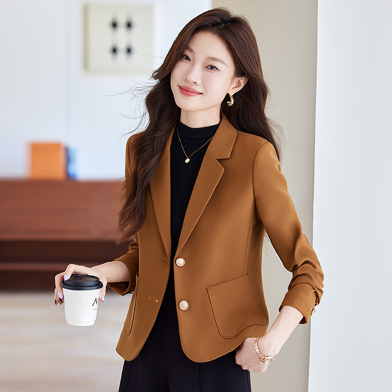 卡其色短款西装外套女2024新款春秋韩版修身小个子高级感休闲西服