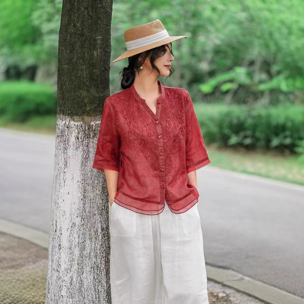 速达衣岩红专柜2025春夏季新款领刺绣苎麻中袖衬衫女欧纱气质衬衣