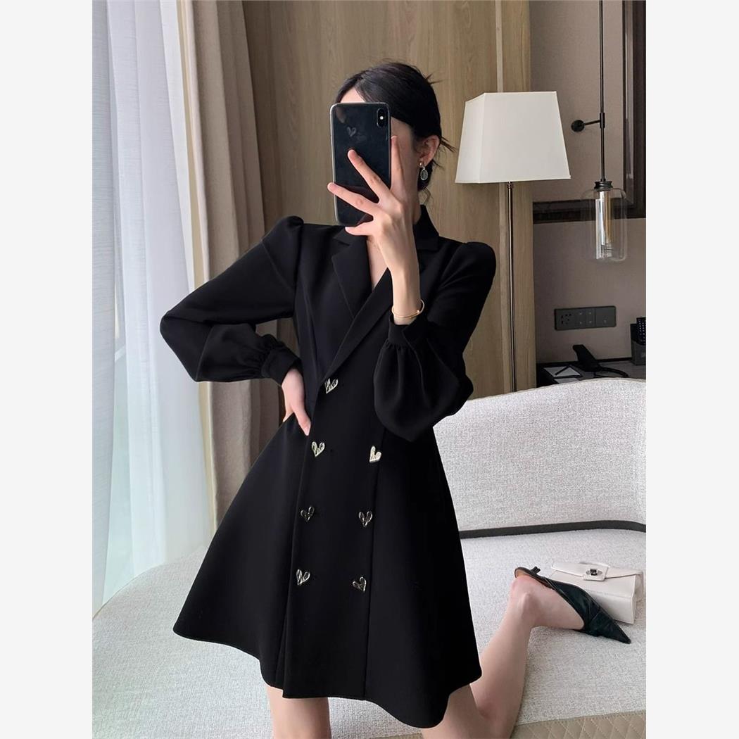 大码胖mm法式复古双排扣西装连衣裙女秋冬设计感显瘦小黑裙200斤