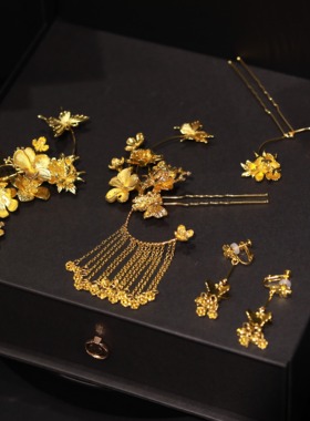 ETE正品新款新娘金色蝴蝶花朵流苏龙凤褂敬酒发簪配饰13014