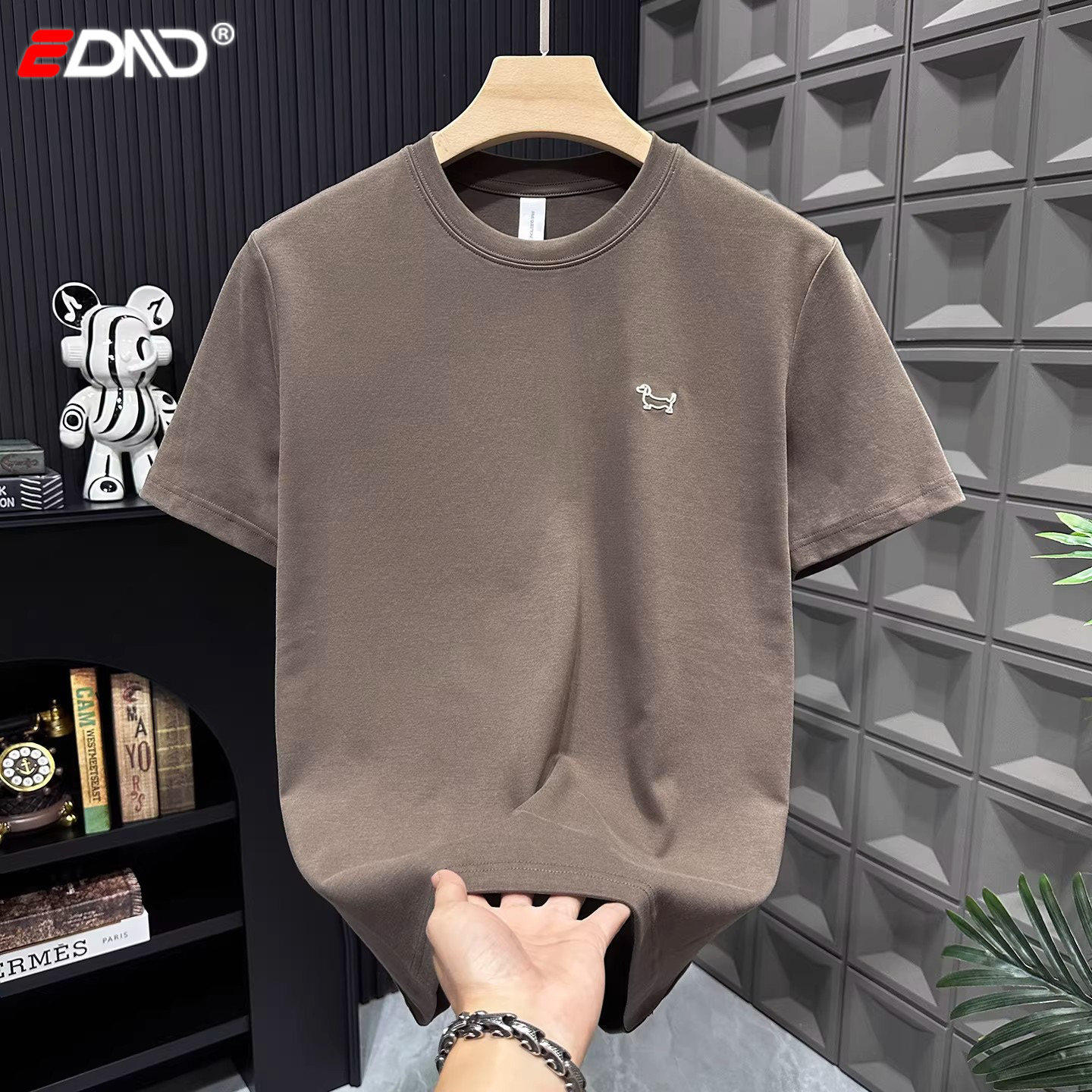 潮牌咖色刺绣短袖男款2026新款春季厚款腊肠狗打底衫男士短袖T恤