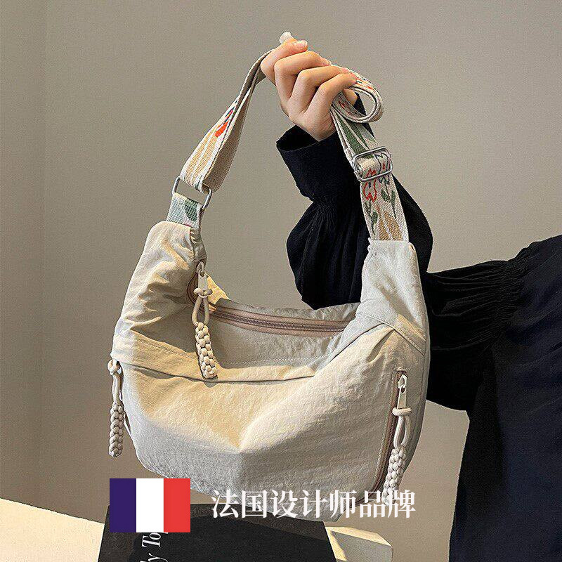 法国【设计师】GBP 帆布饺包女斜挎大容量尼龙布单肩运动饺子包女